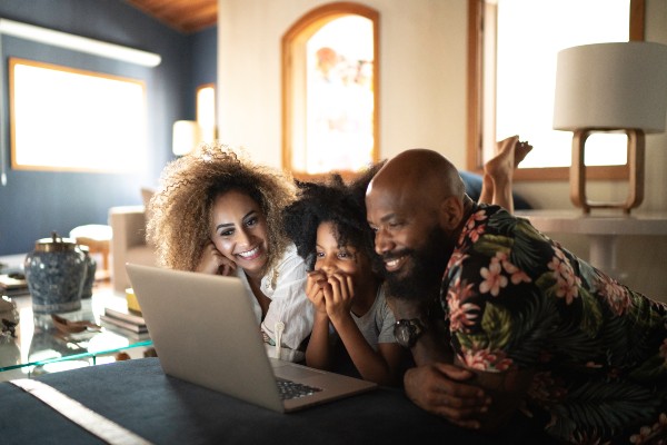 image of a family using a website